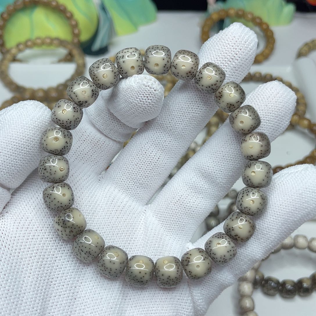 星月菩提手串10。10/9绿包白超级大眼