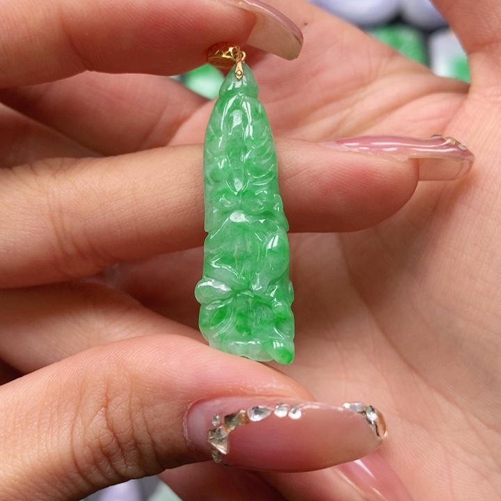 翡翠颈饰未镶嵌吊坠