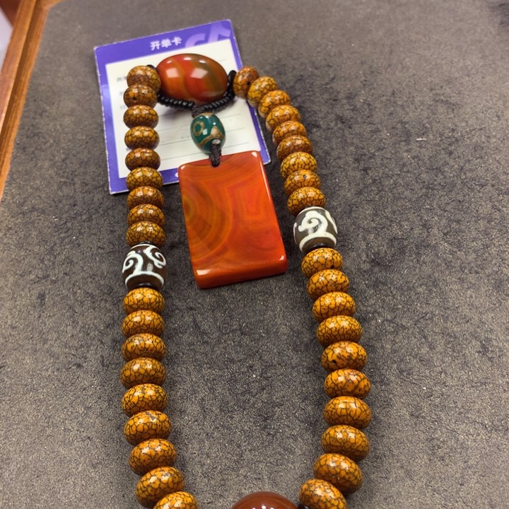 星月菩提吊坠手持