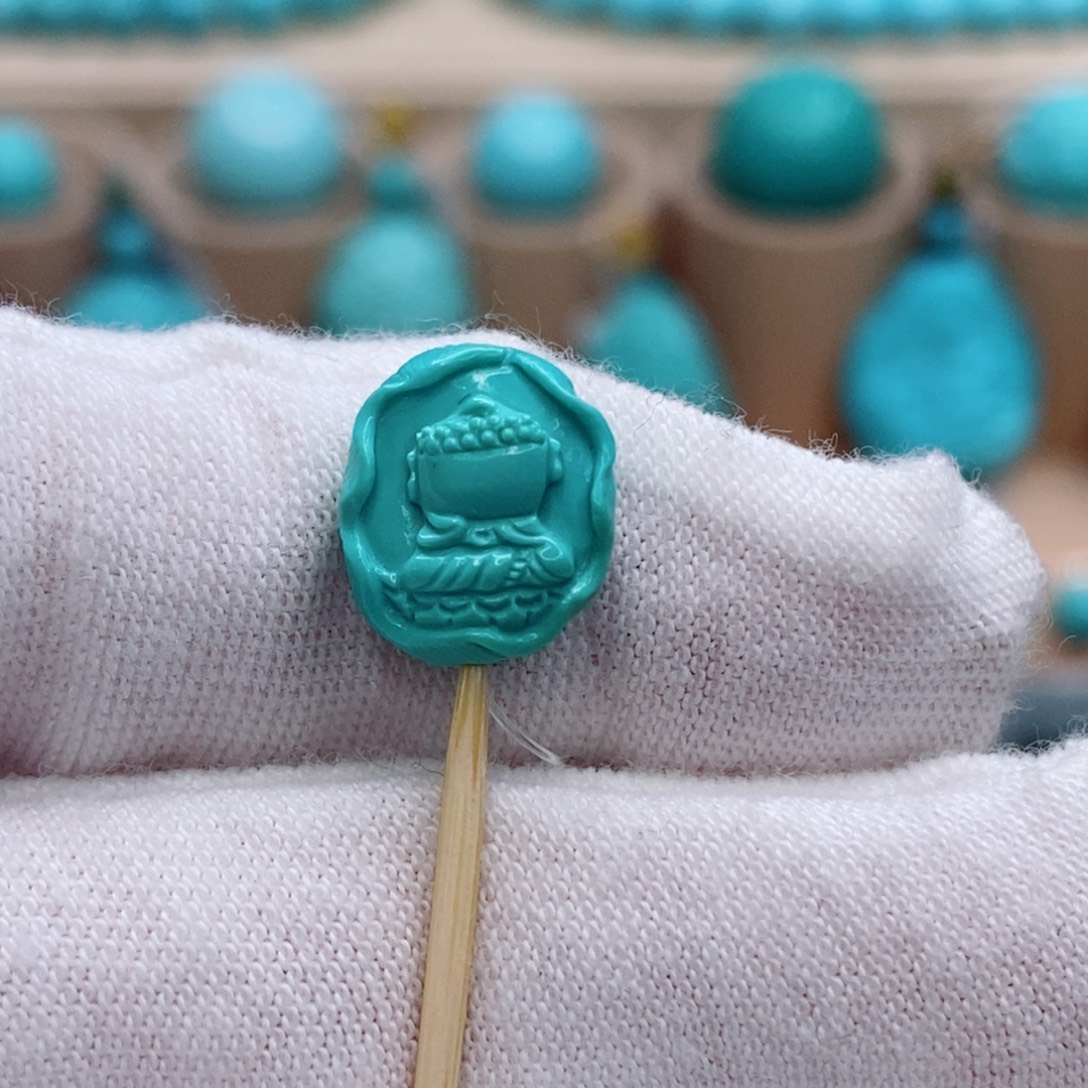 绿松石未镶嵌珠宝奇石