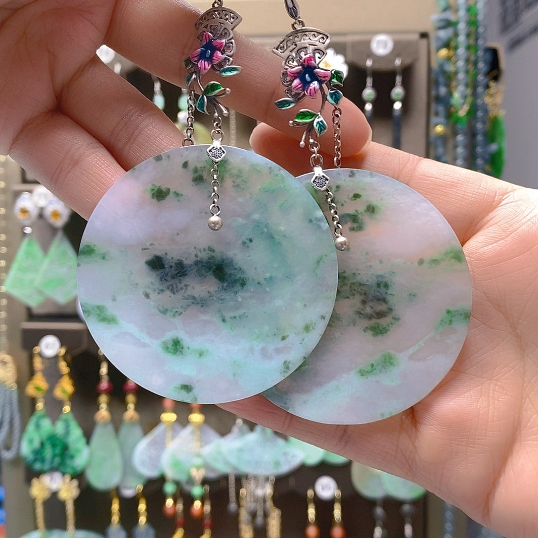 未镶嵌翡翠耳饰翡翠