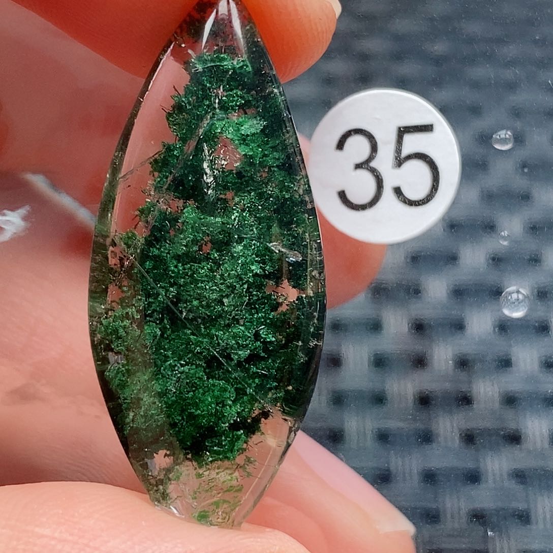 未镶嵌颈饰水晶用****4