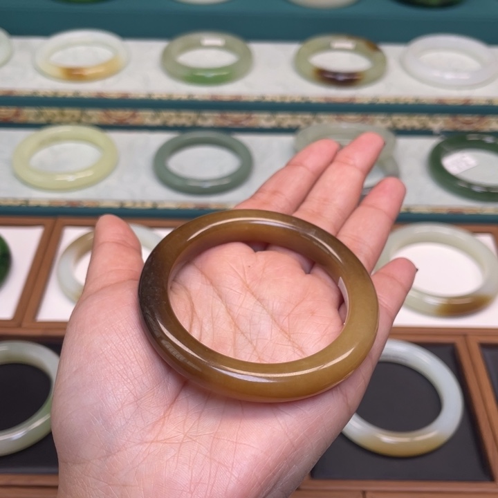 和田玉手镯未镶嵌52