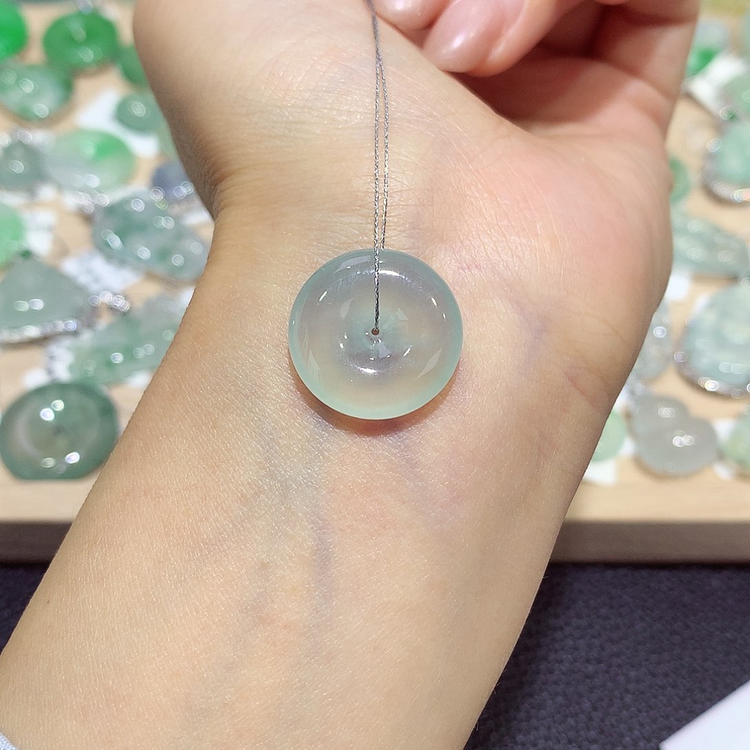 翡翠未镶嵌颈饰扣子