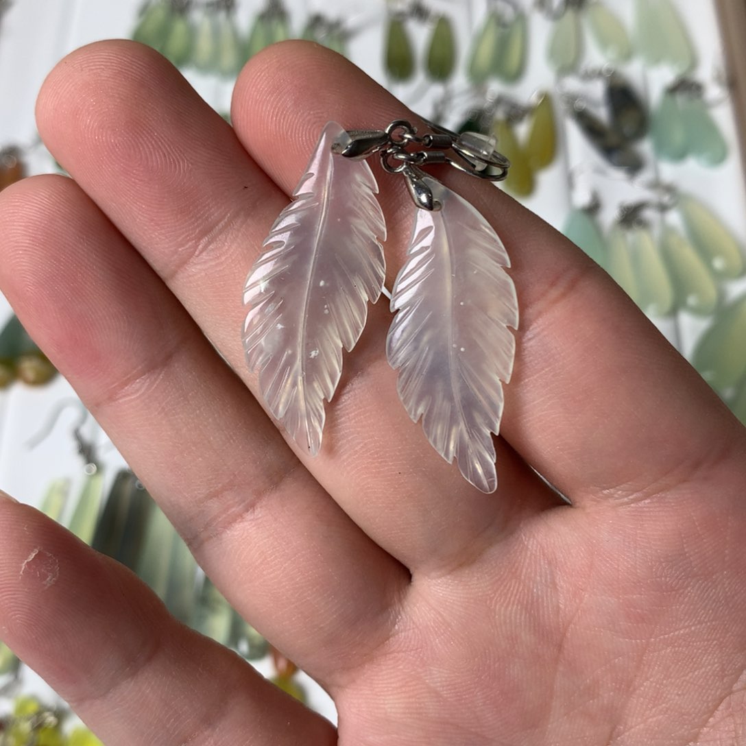 蛇纹石玉耳环未镶嵌