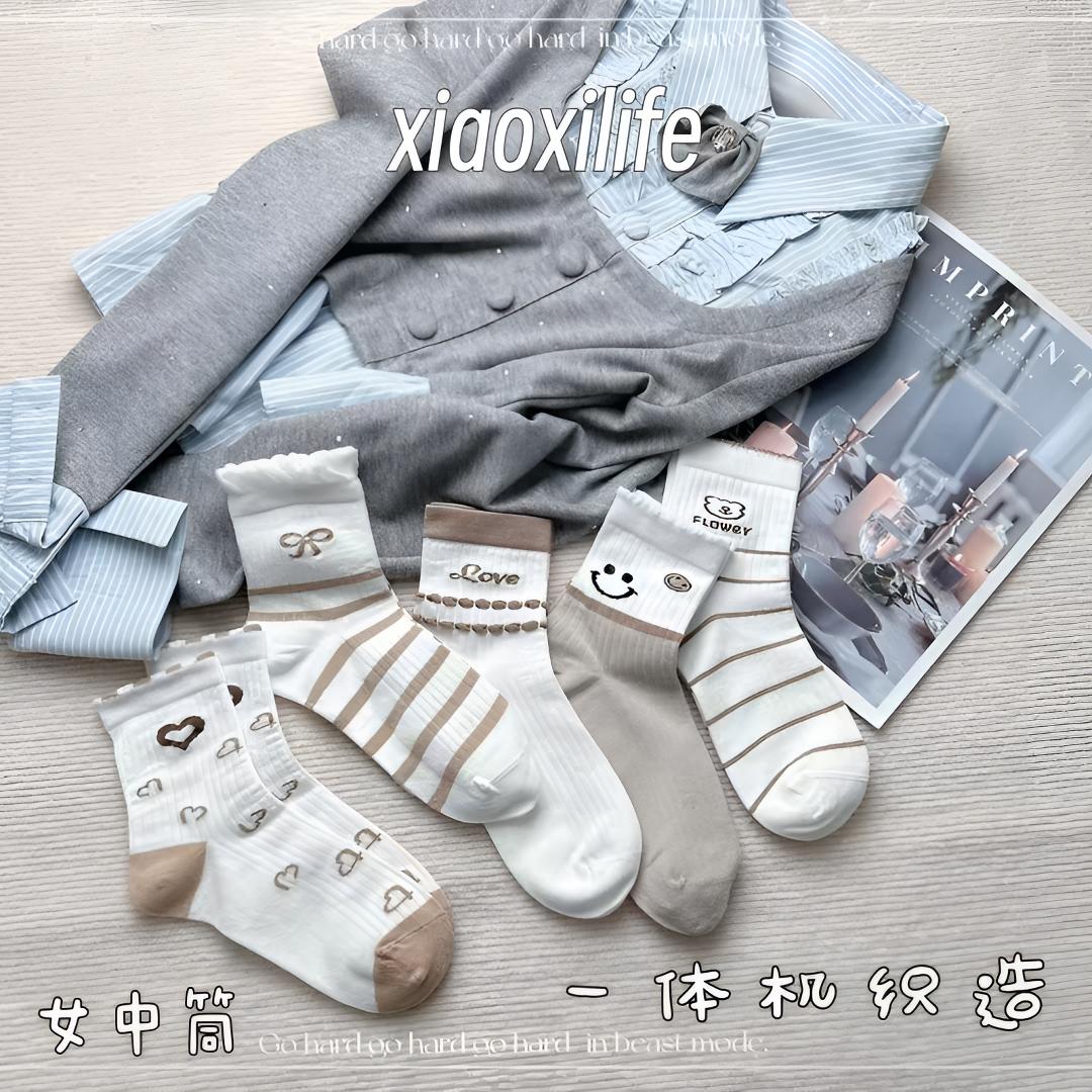 新款女袜精梳棉学院风时尚减龄泡泡花边可爱卡通米色系中筒袜