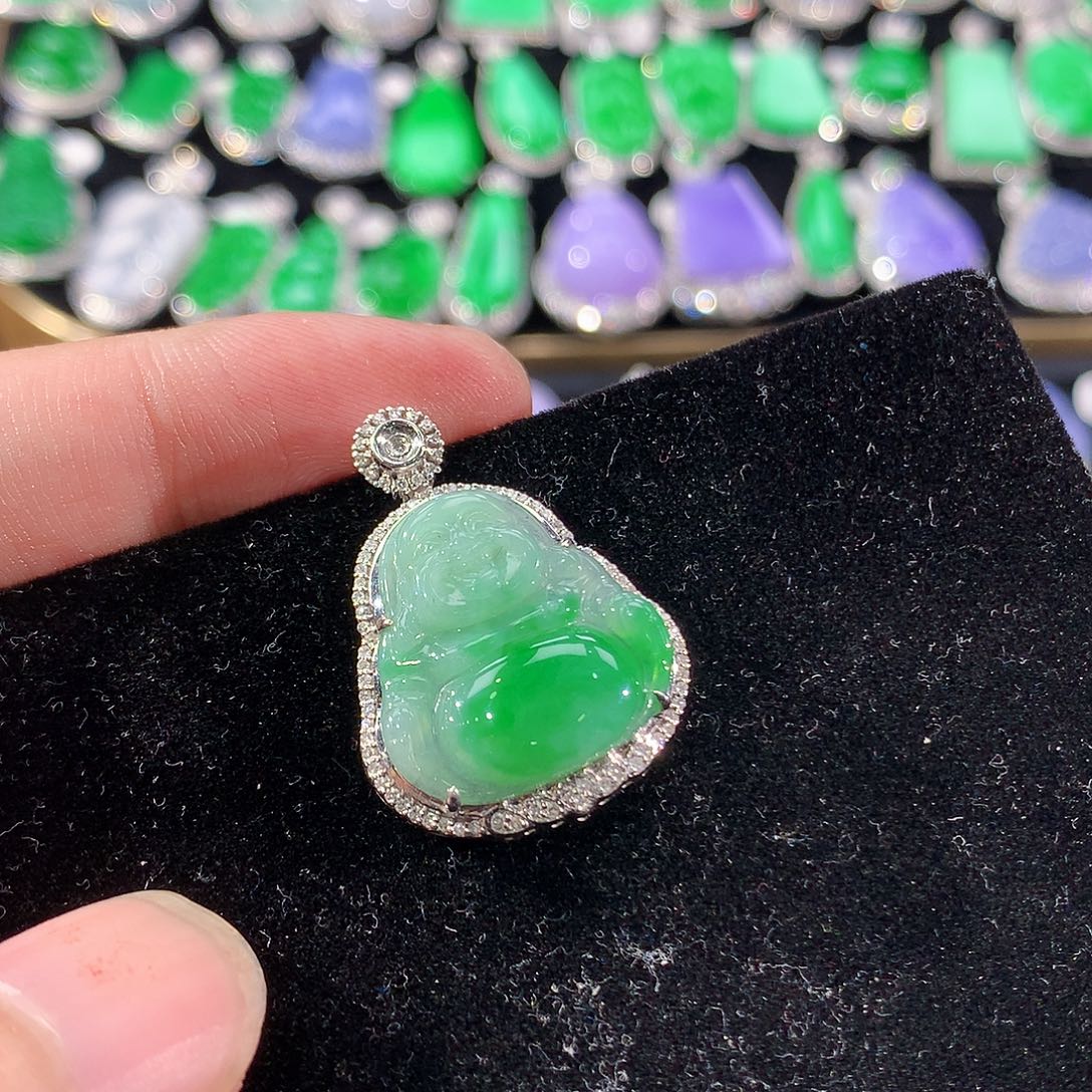 翡翠18K金镶嵌颈饰