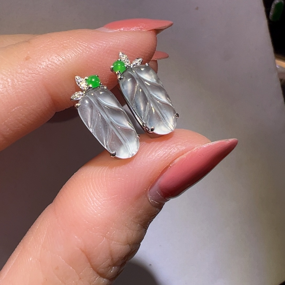 翡翠颈饰18K金镶嵌耳包