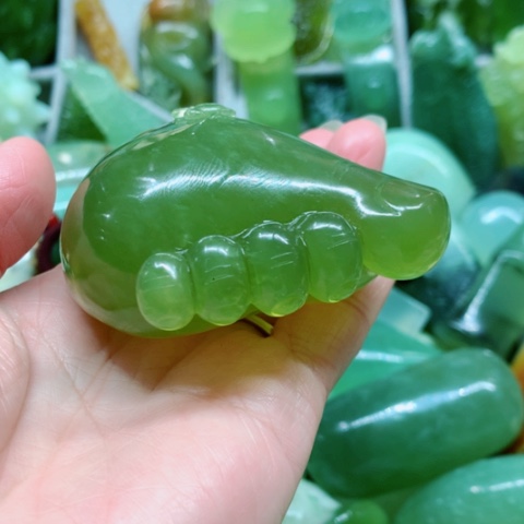 蛇纹石玉未镶嵌手把件