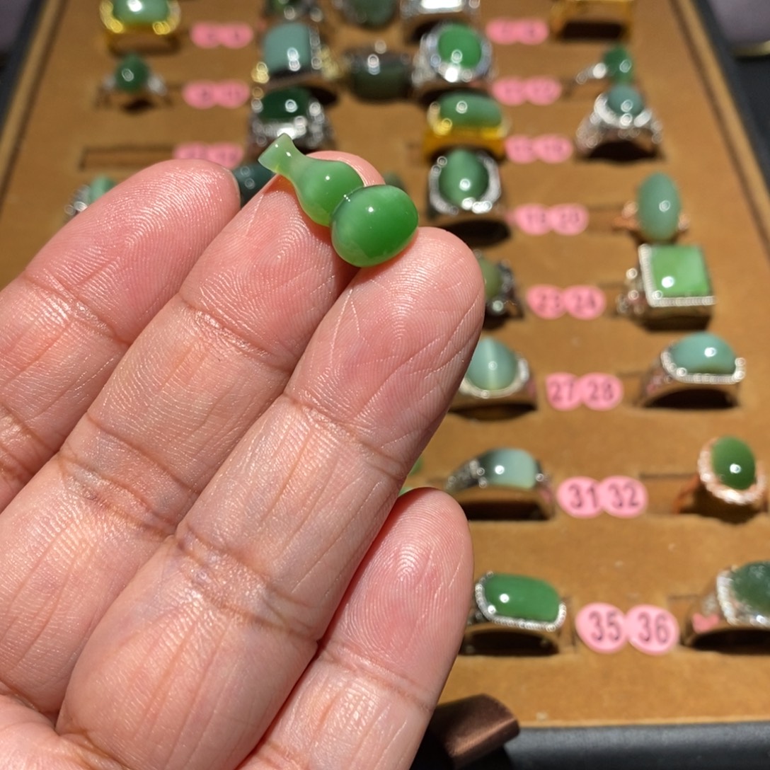平***刚和田玉未镶嵌珠宝半成品
