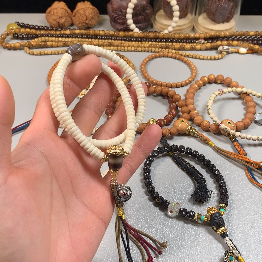 白玉菩提吊坠。。。。。。。。。