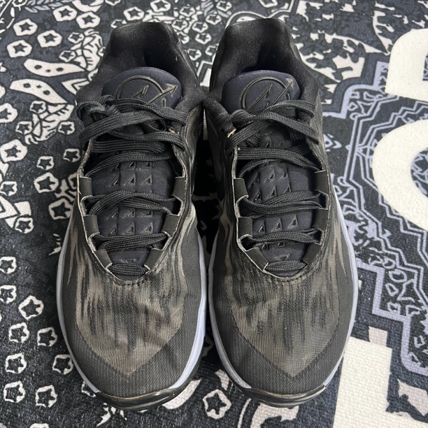 40.5码/gt2黑蓝实战篮球鞋/鞋帮磨损