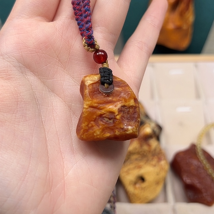 琥珀珠宝奇石未镶嵌