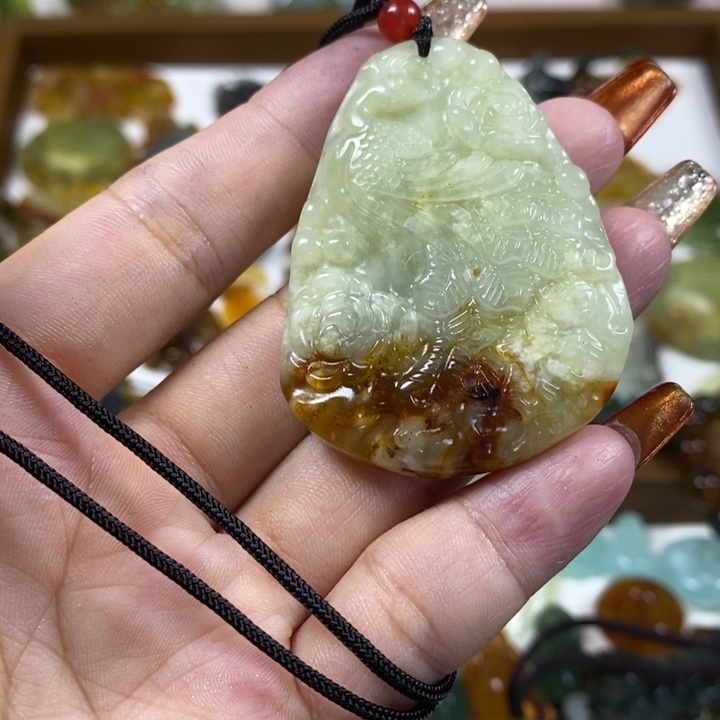 蛇纹石玉未镶嵌吊坠