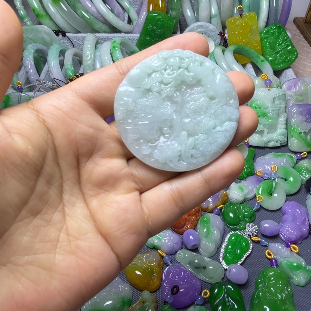 翡翠未镶嵌颈饰吊坠