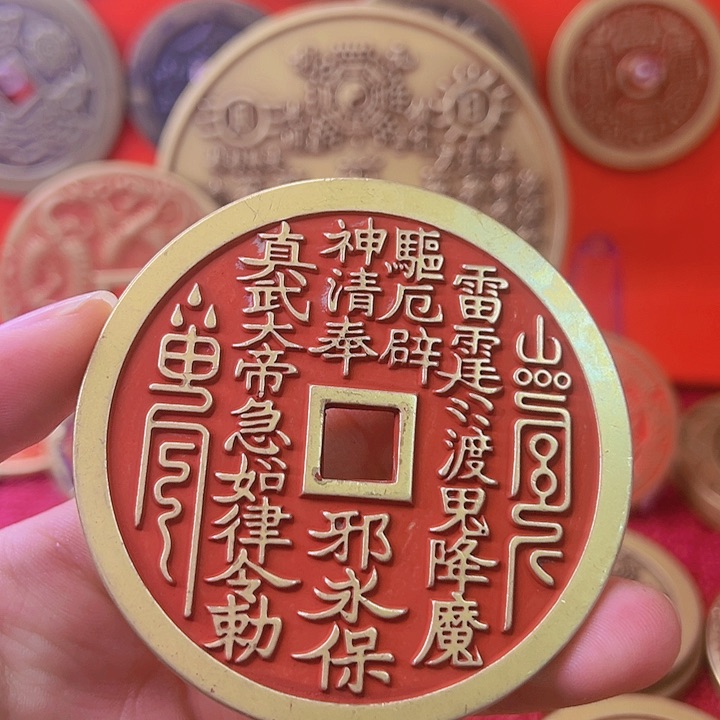 精品高货花钱护您万周全（现代工艺品