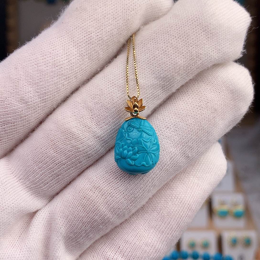 绿松石颈饰18K金镶嵌