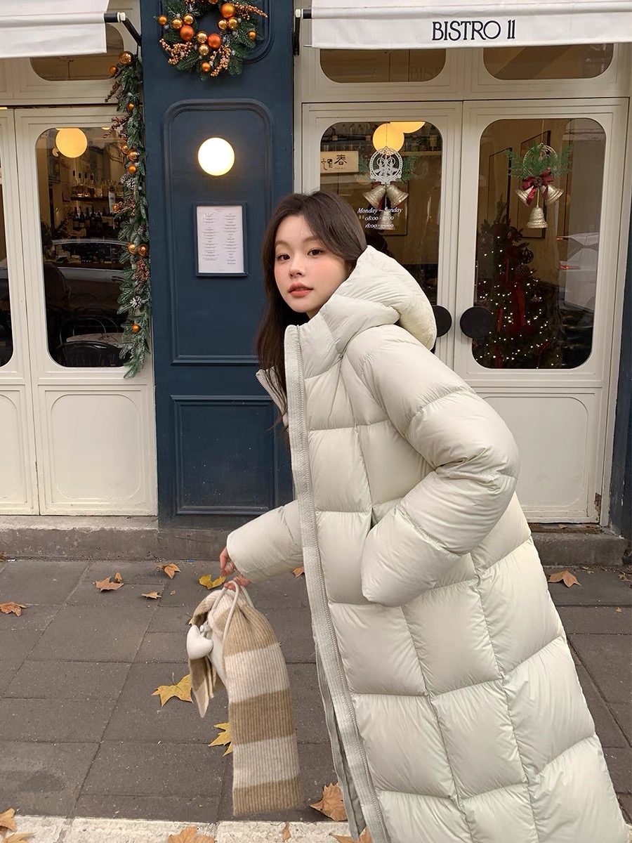 白鸭绒中长款羽绒服女2025新款云朵泡芙流行超好看连帽冬季外套