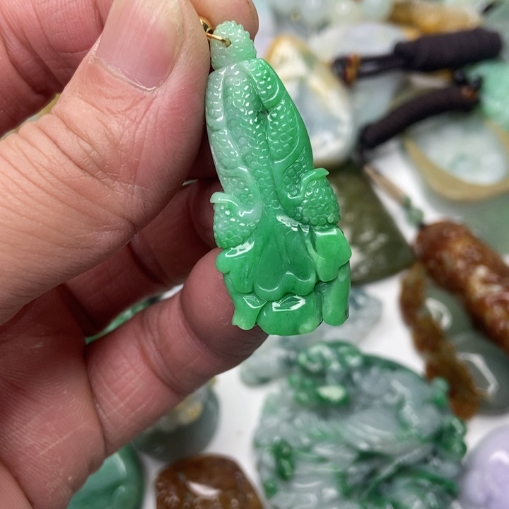 定制翡翠未镶嵌翡翠