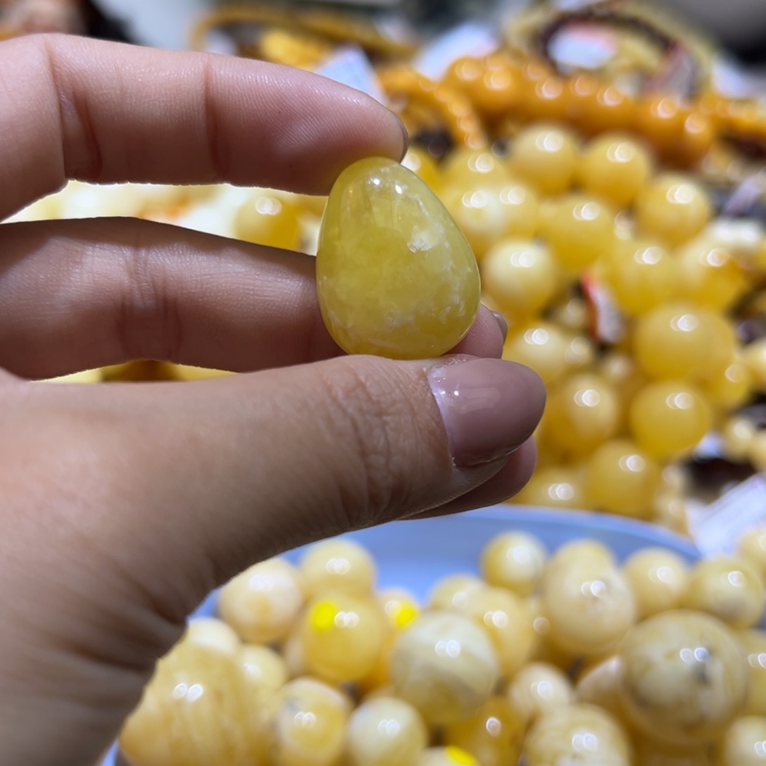 琥珀珠宝奇石未镶嵌