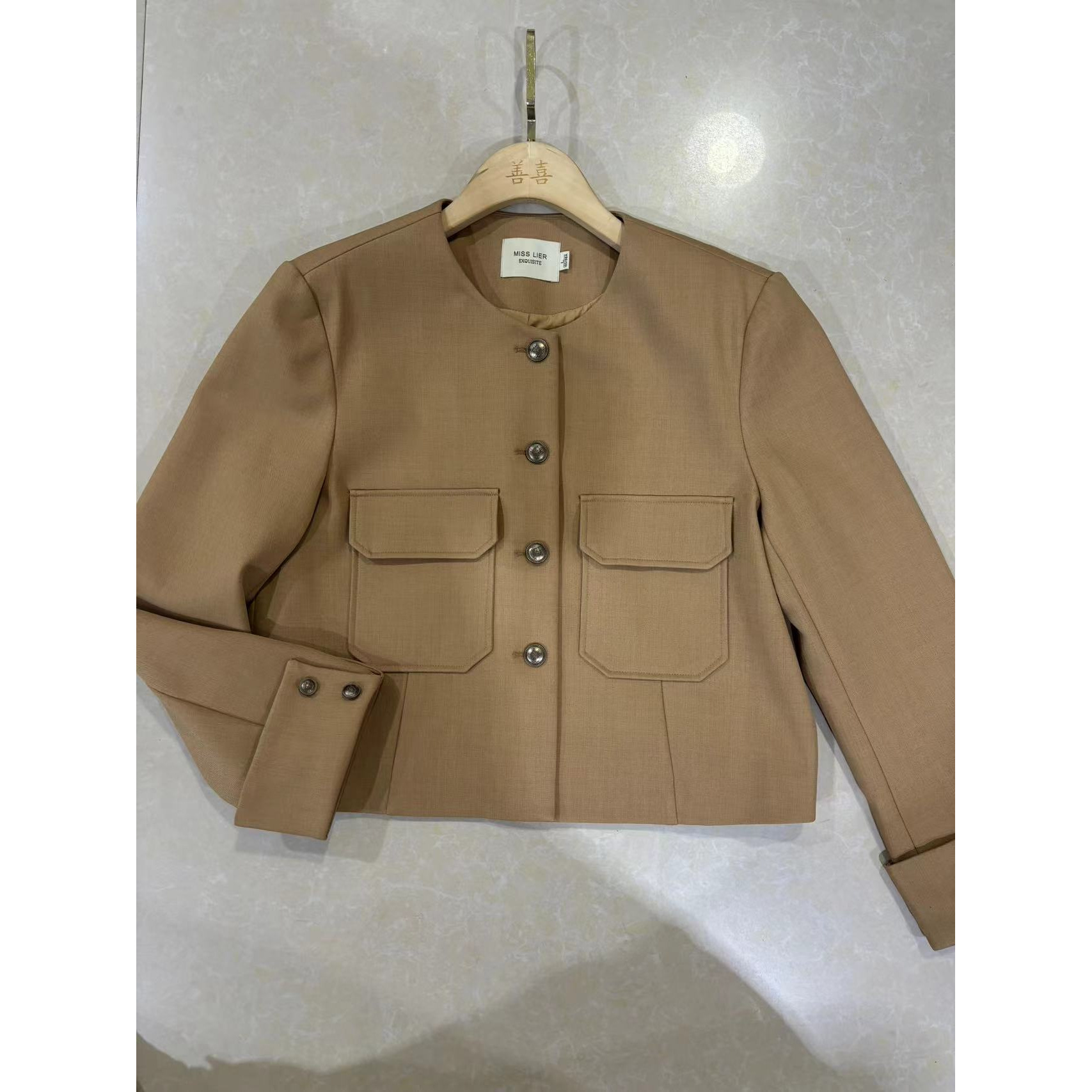 638两色圆领外套