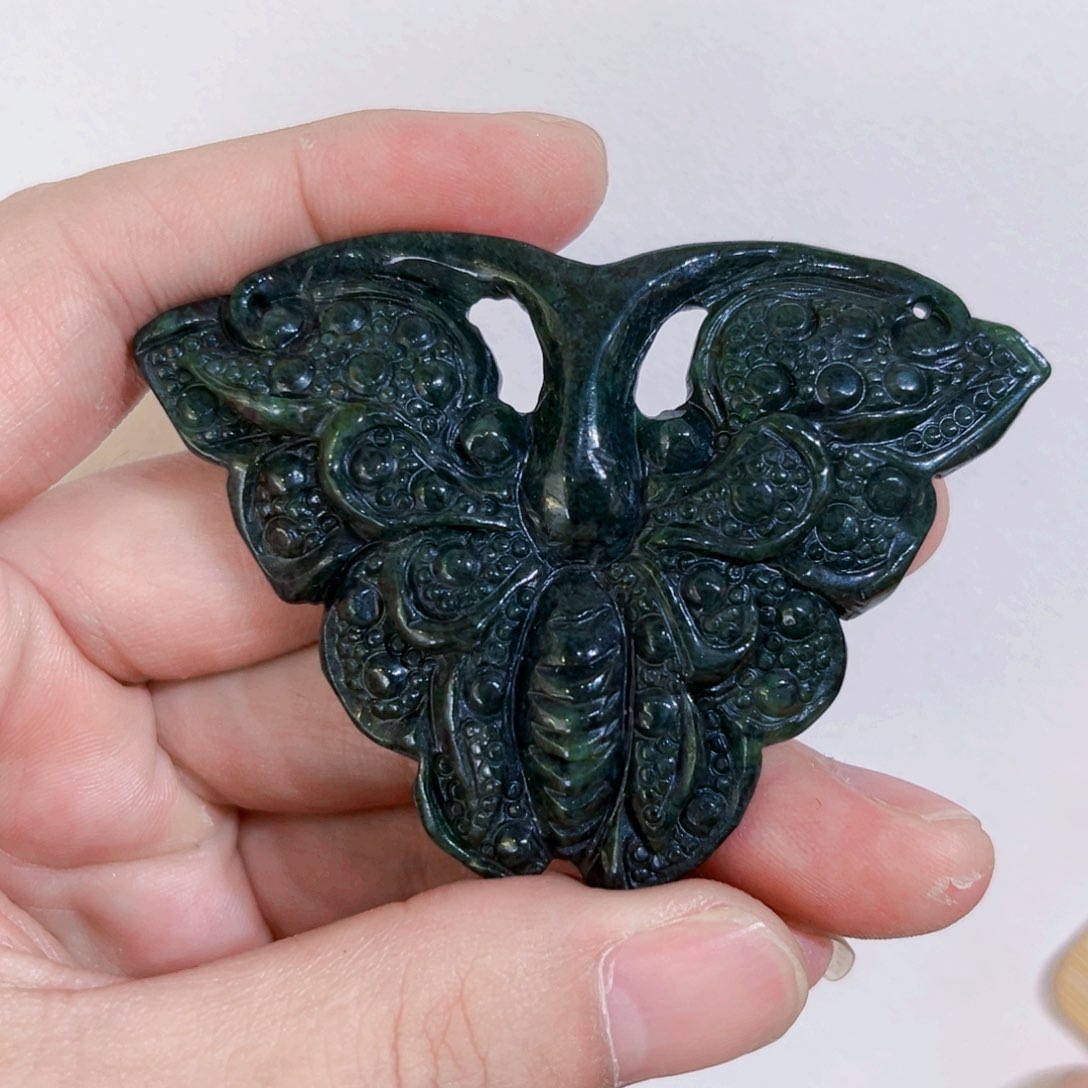 翡翠未镶嵌吊坠(赠链)?*代编织