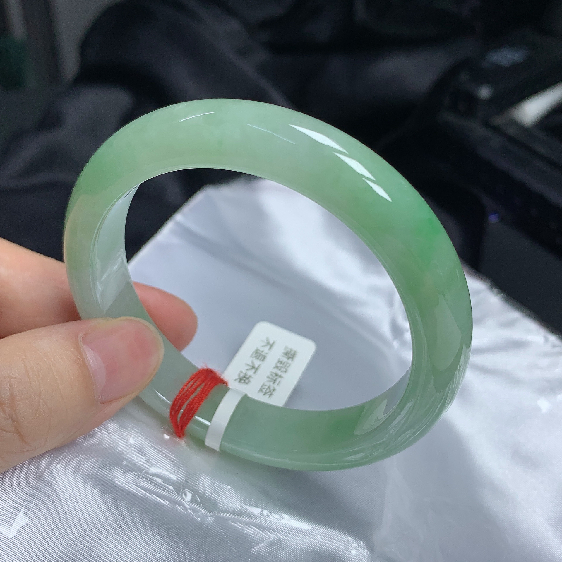 57满绿正圈缅甸天然翡翠A货手镯少女时尚百搭平安妈妈玉镯有纹