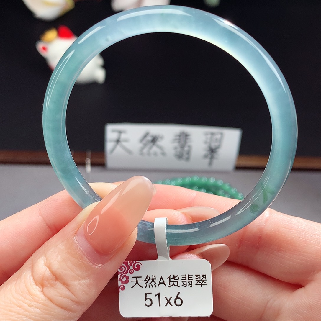 翡翠手镯（圆镯）未镶嵌