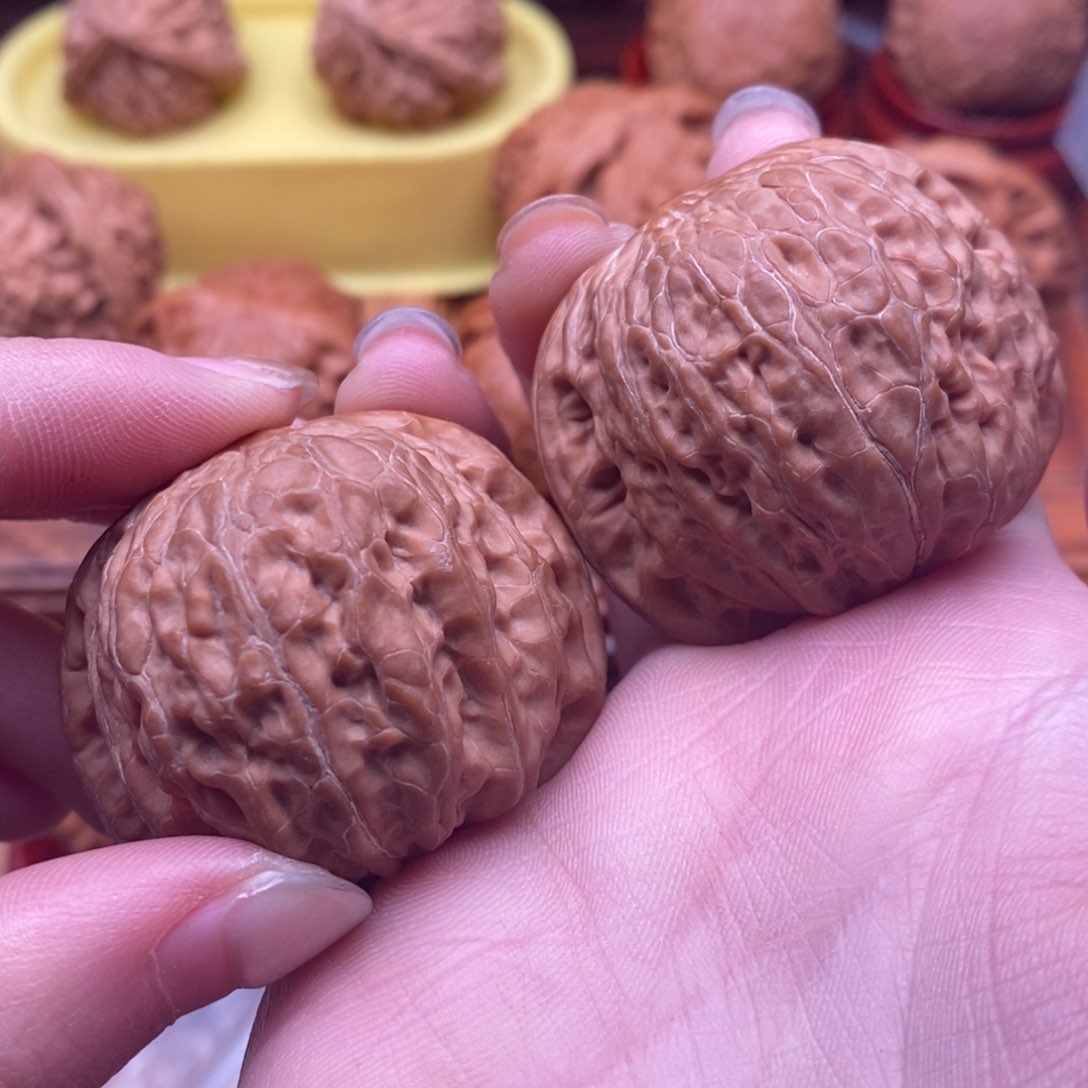 文玩核桃吊坠草**秋铁锤