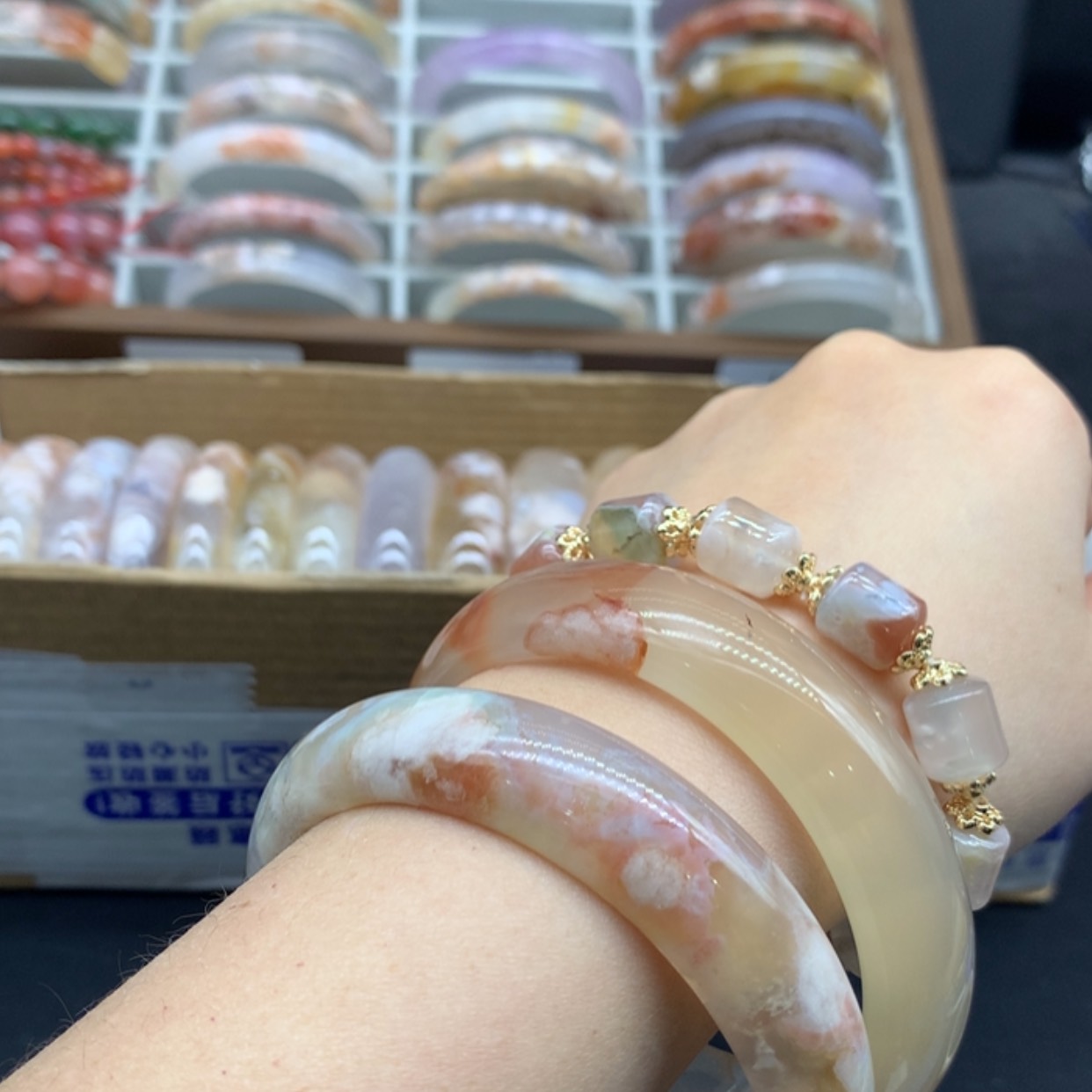 【闪购商品】玛瑙/玉髓手镯未镶嵌f****a