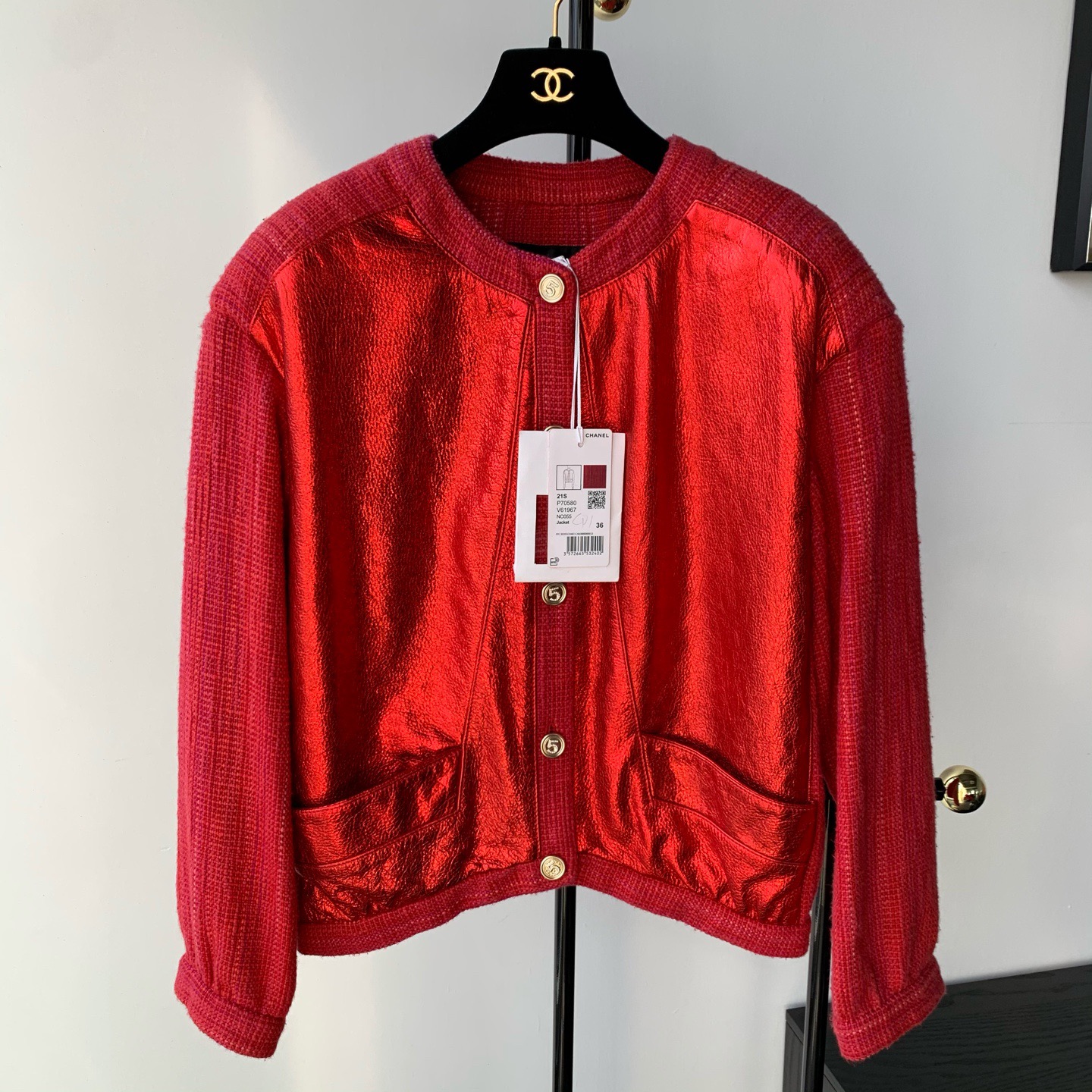 99新 Chanel/香奈儿 Chanel香奈儿红色外套钻扣设计  36码