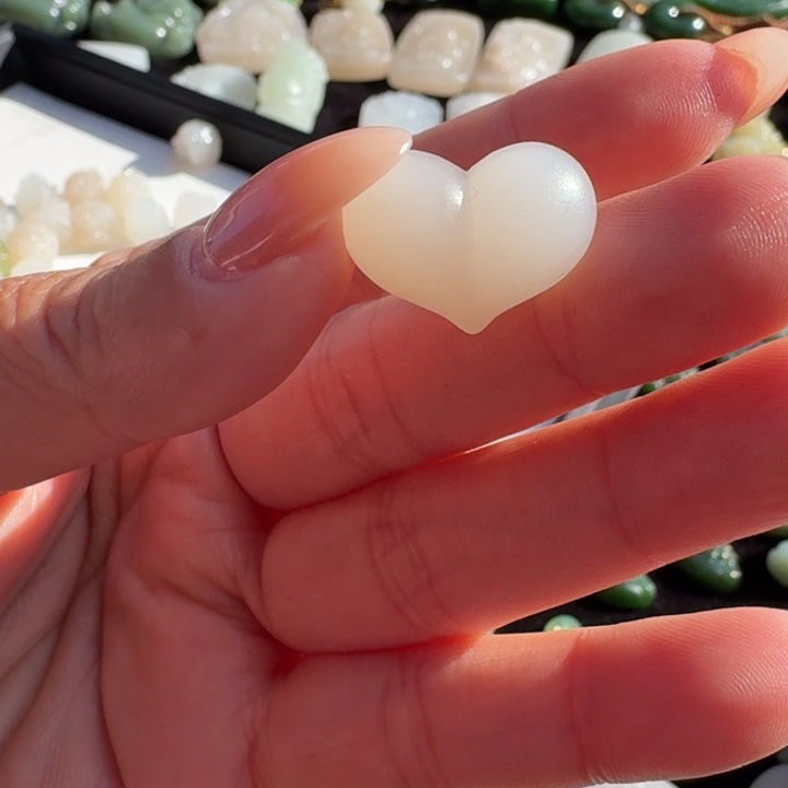 和田玉未镶嵌颈饰荣浩