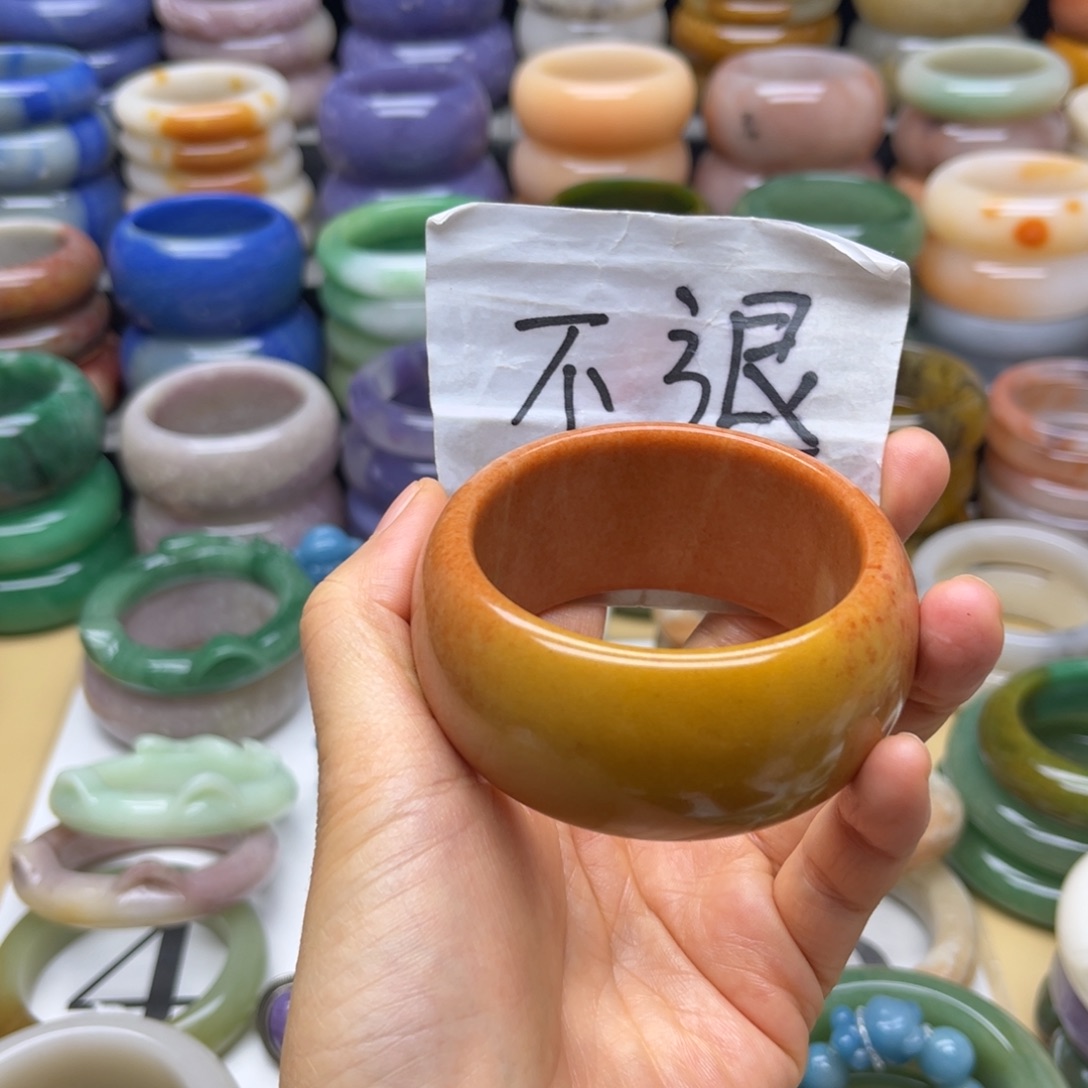 石英质玉未镶嵌手镯