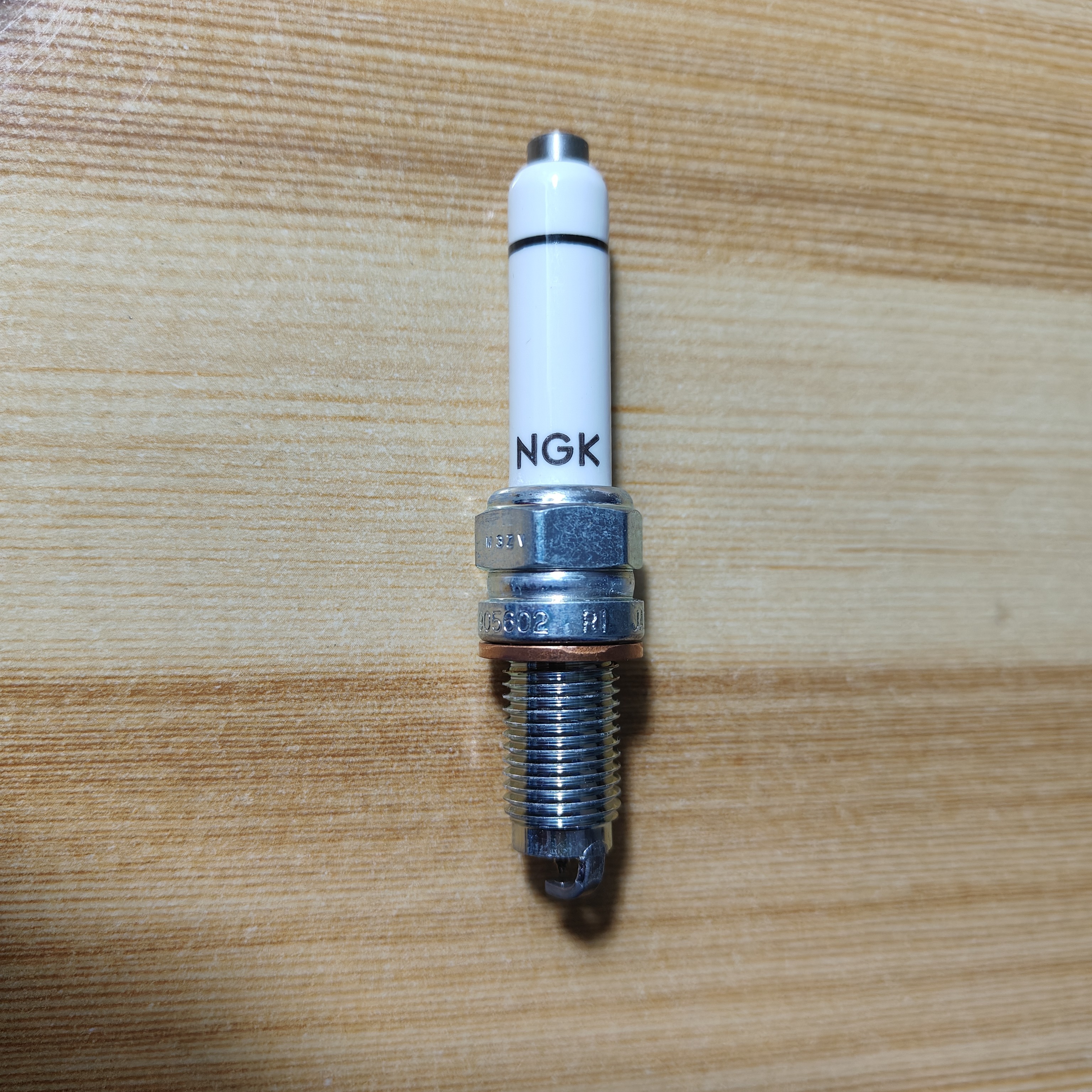 EA211 1.4T 1.2T火花塞一支，大众原厂，04E905602