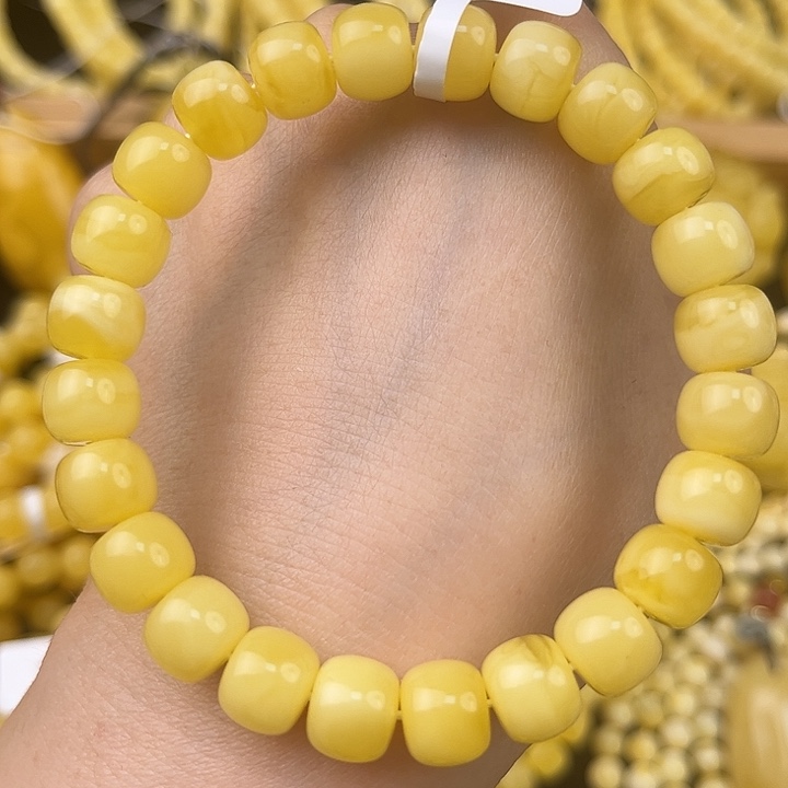 琥珀未镶嵌颈饰琥珀