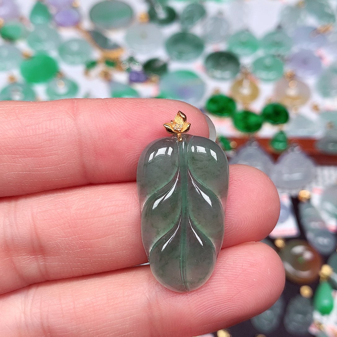 翡翠颈饰18K金镶嵌天然翡翠A货