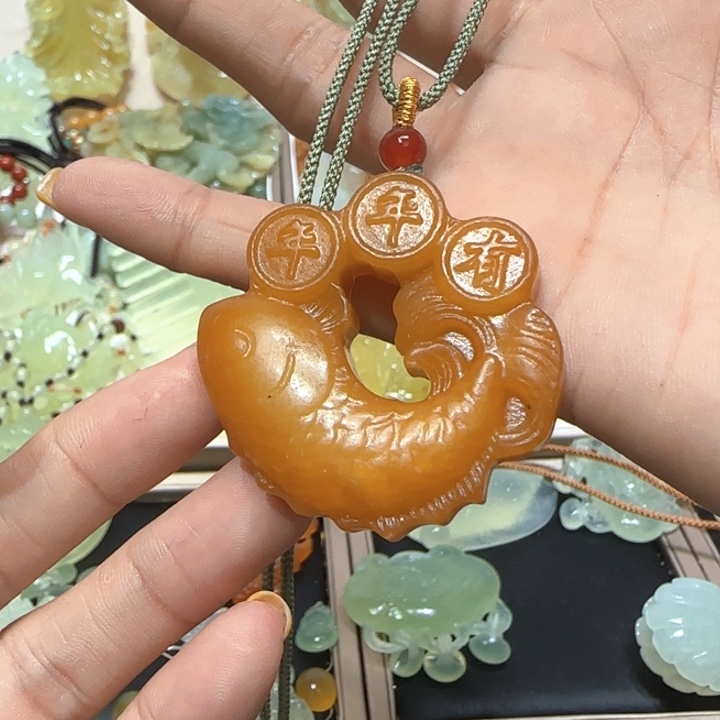 蛇纹石玉未镶嵌吊坠