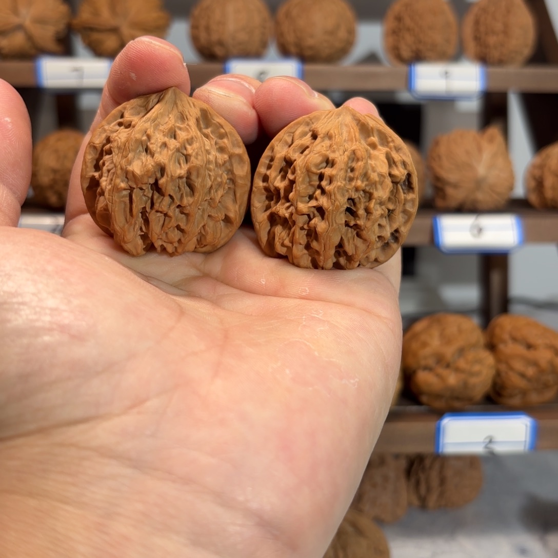 文玩核桃吊坠望月