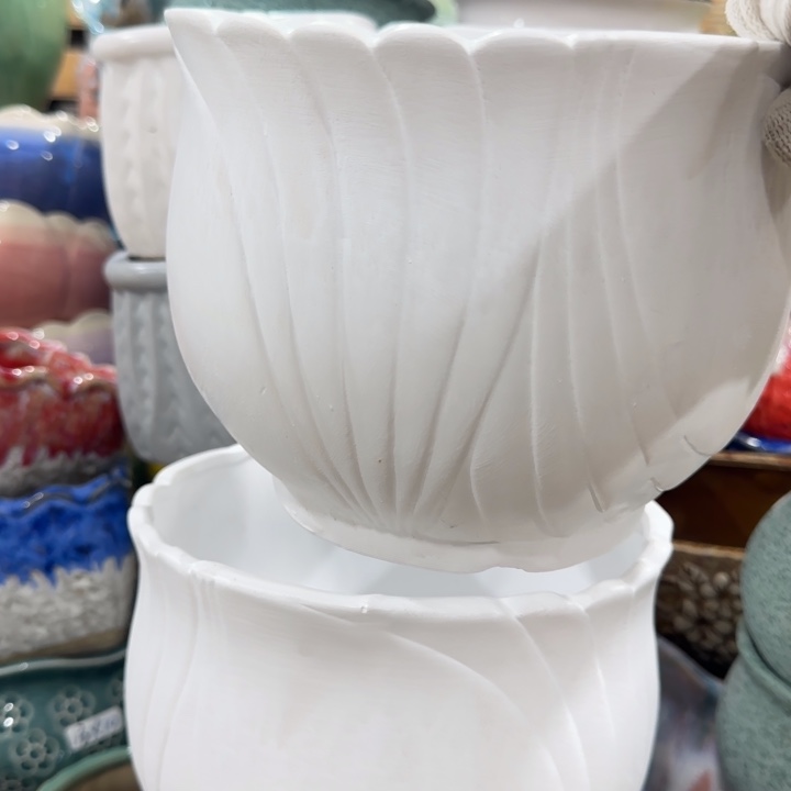 凑9块包邮，有孔，陶瓷花盆