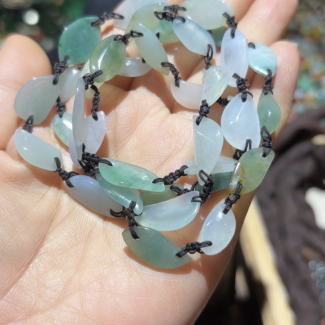 翡翠未镶嵌颈饰，原创