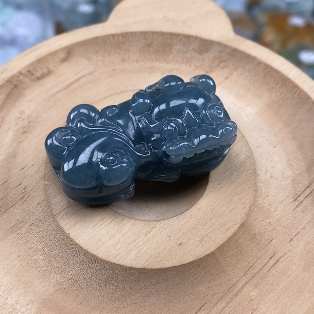 翡翠未镶嵌颈饰多人霸王貔貅吊坠