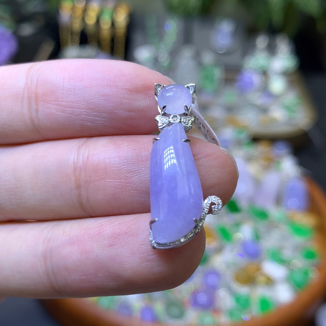 颈饰18K金镶嵌翡翠