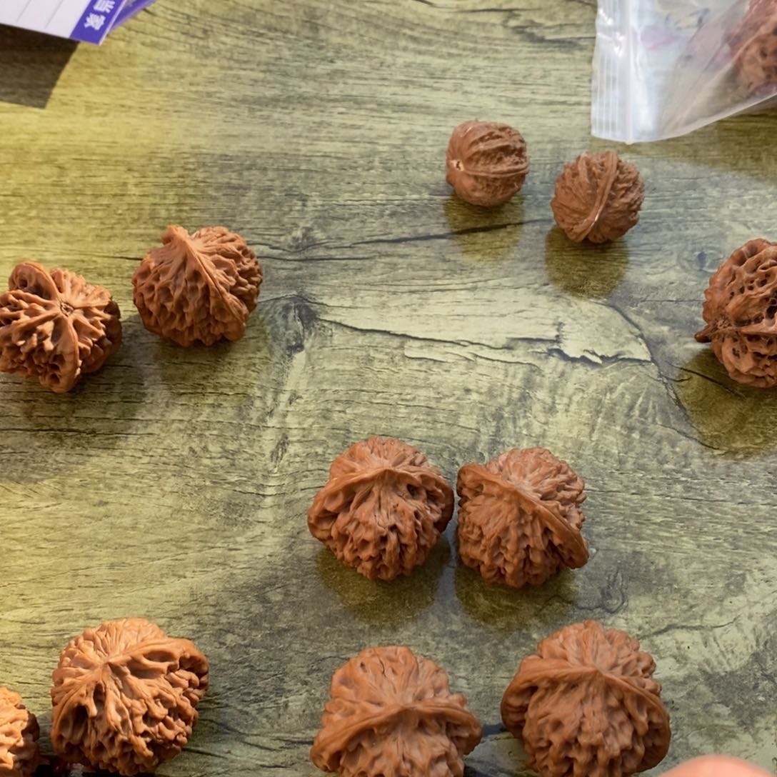 秦岭南侧和东北的山