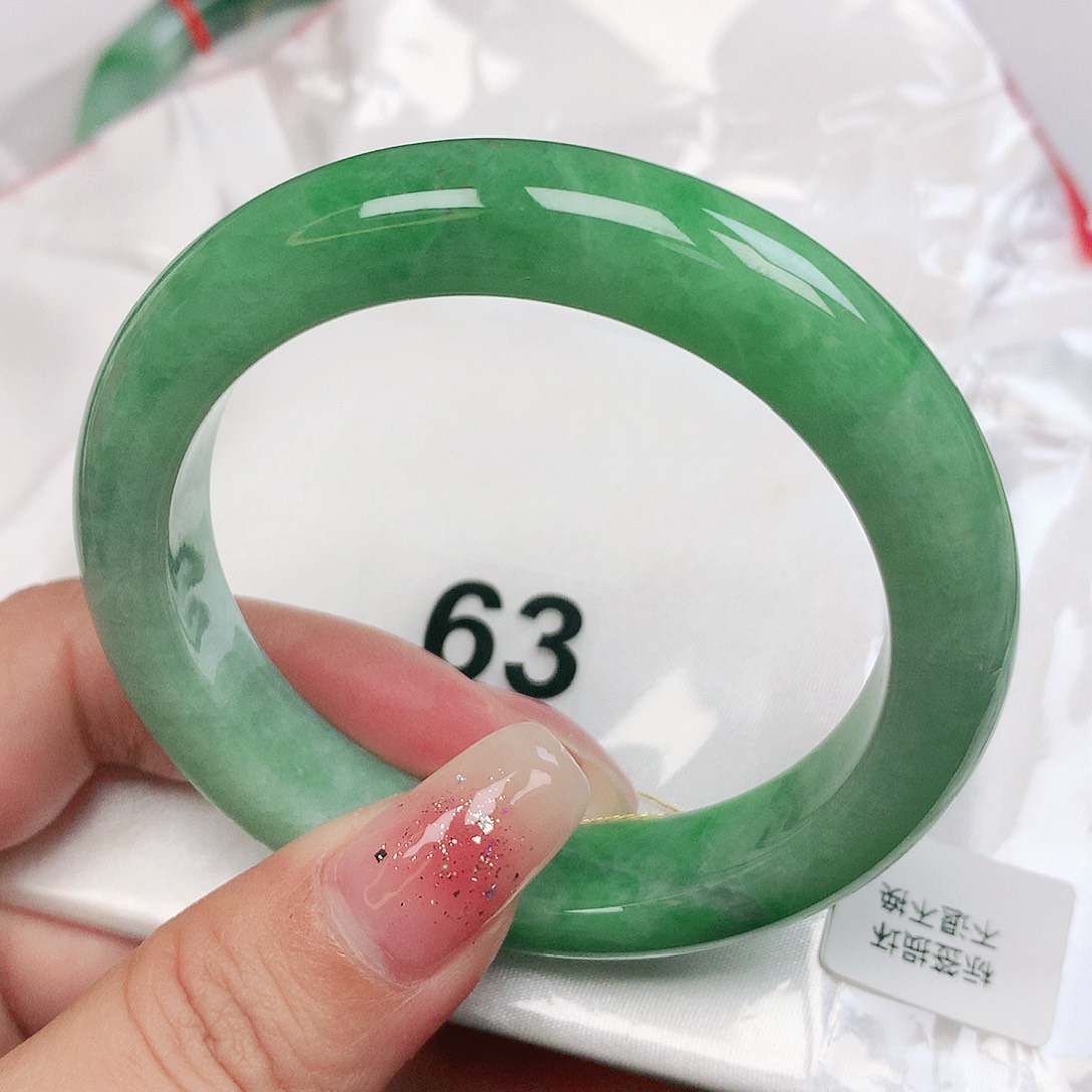 翡翠手镯未镶嵌抖音63