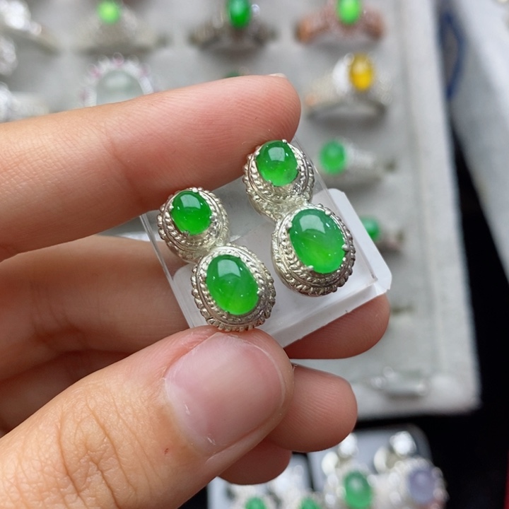 翡翠戒指未镶嵌蛋面