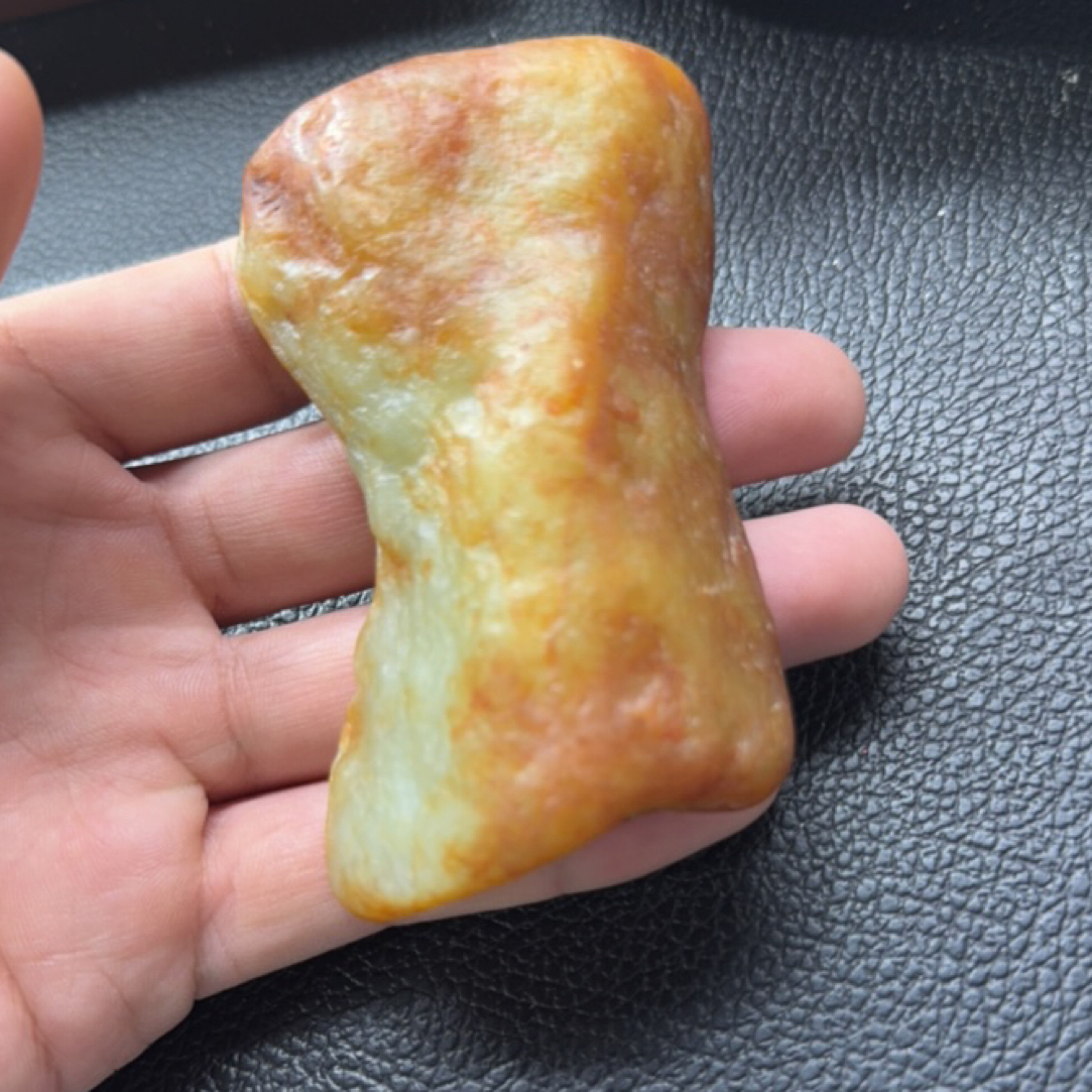 黄白手把原始透闪石