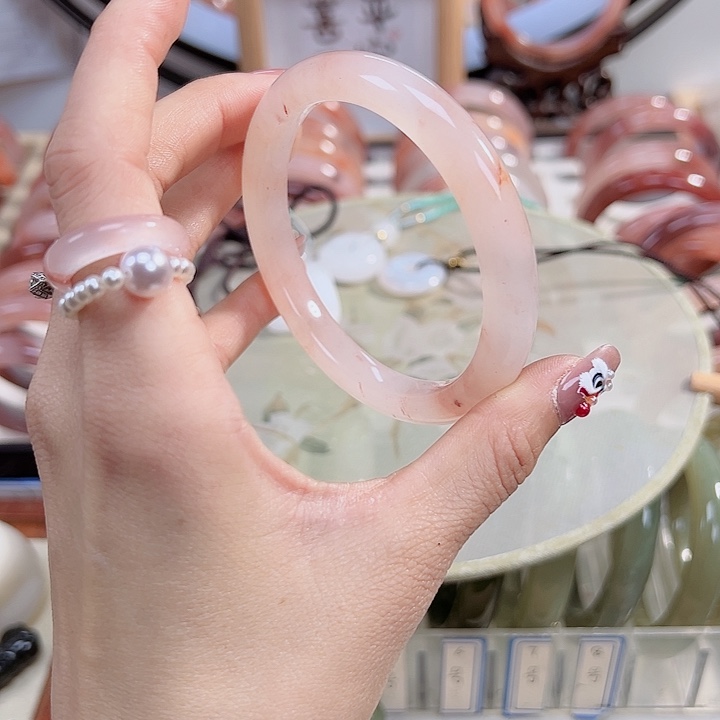 石英质玉手镯未镶嵌?****a