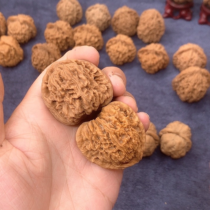 文玩核桃吊坠40 39 37 三角疆有色差