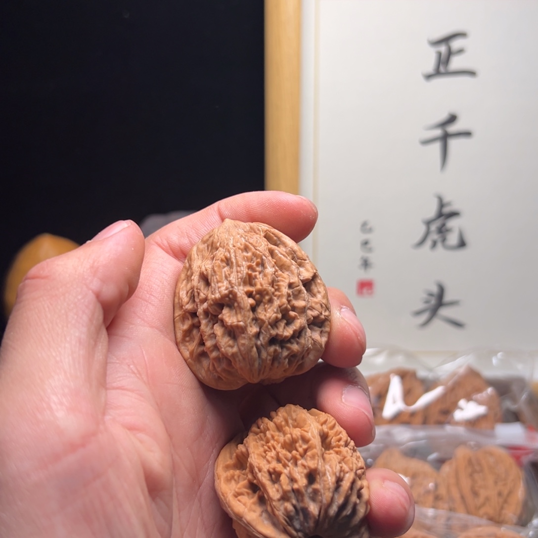 文***敬文玩核桃吊坠虎头