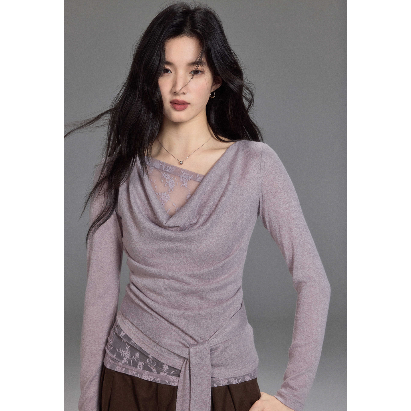 贰羊设计【意暄】假两件荡领蕾丝拼接针织衫女秋飘带收腰紫色上衣